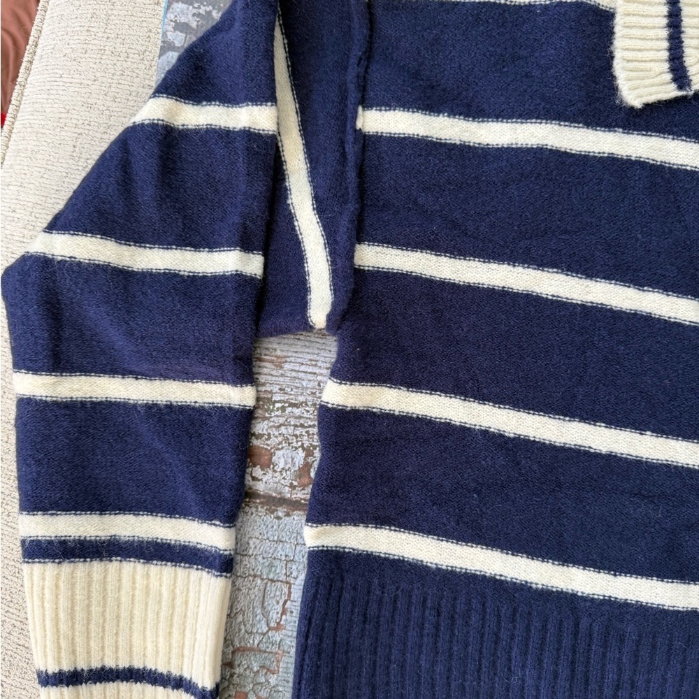 BNWT Navy and Cream Striped Sweater - Picture 3 of 6